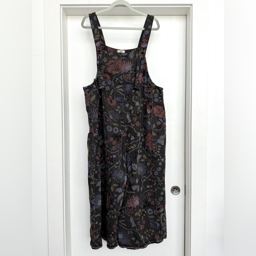 Easel Floral Cropped Overalls